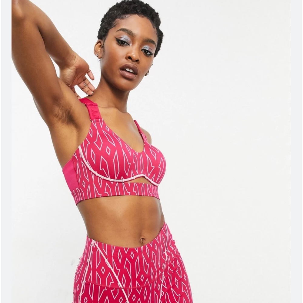 21) NWT adidas X Ivy park pink monogram sport bra XS
